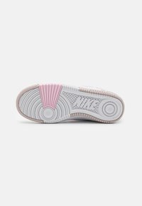 Nike Sportswear GAMMA FORCE  - Sneakers basse - white/playful pink/platinum violet/pink foam/smokey mauve