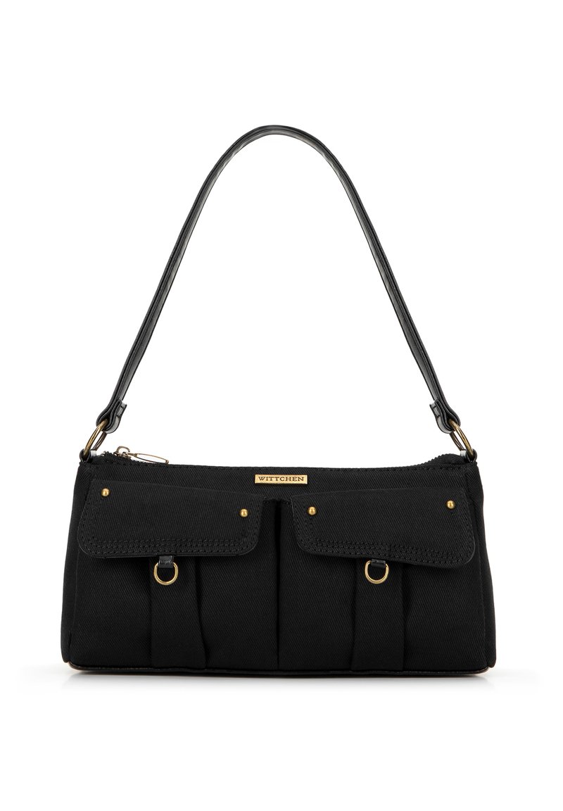 Borsa a spalla nera in canvas con due tasche frontali, dettagli in metallo dorato, chiusura zip e una sola tracolla in pelle. Dettaglio in tessuto strutturato.