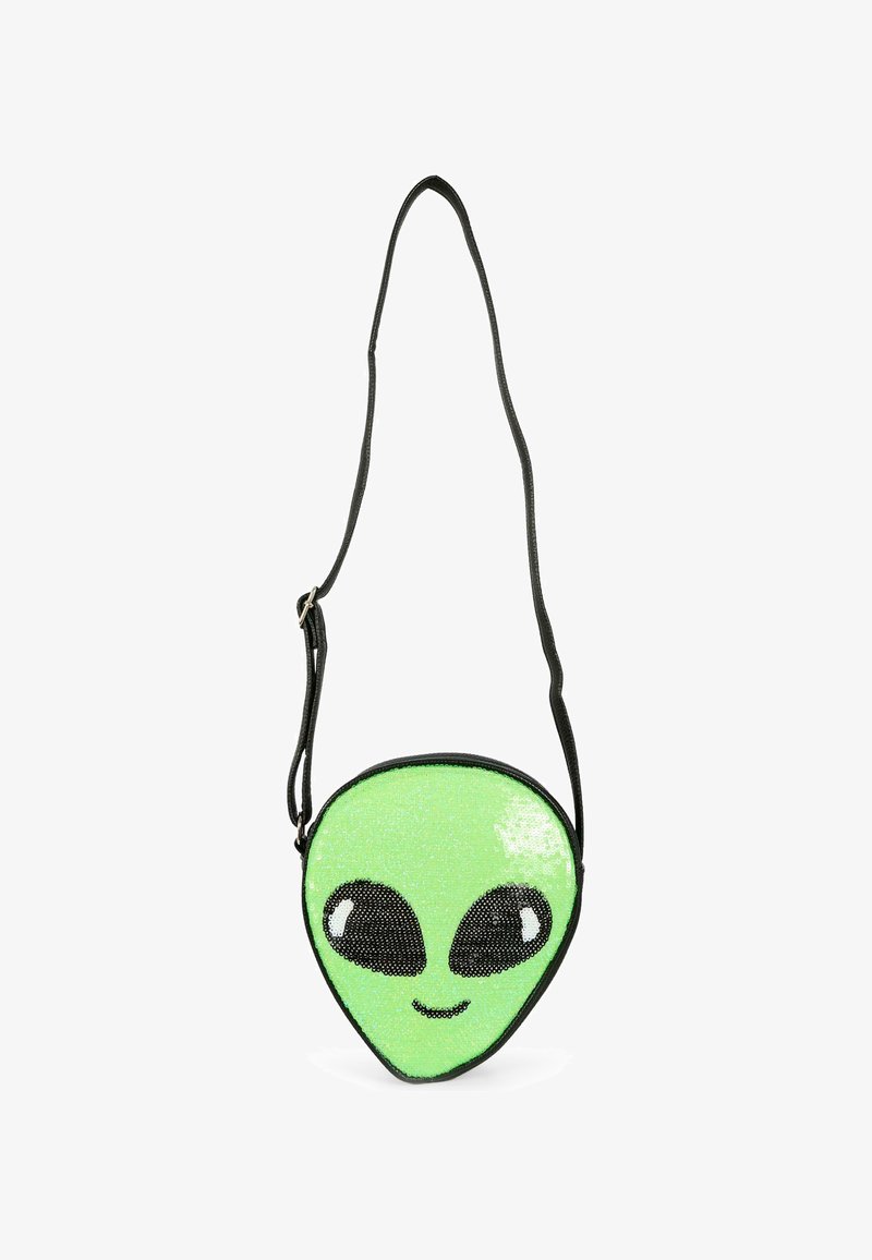 Piccolo borsello a tracolla a forma di volto di alieno verde con grandi occhi neri e un piccolo sorriso, dotato di una tracolla nera regolabile.