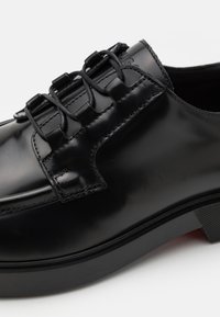 HUGO IKER DERB - Stringate eleganti - black