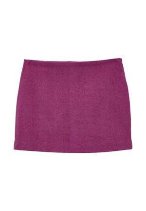 Rock mit Fischgrätmuster in einem tiefen Magenta-Ton, mit geradem Schnitt und strukturierter Stoffqualität. Einfacher Bund, keine sichtbaren Verschlüsse.