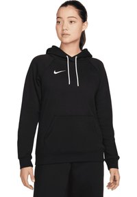 Felpa nera in misto cotone con tasca frontale, cappuccio con stringhe e logo Nike bianco a contrasto sul petto.
