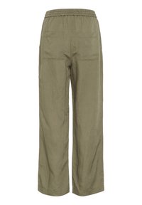 Olijfgroene, wijde broek gemaakt van een gestructureerde stof met een elastische tailleband en twee achterzakken.
