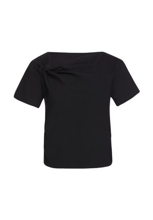 Zwart T-shirt met korte mouwen, vierkante halslijn en lichte rimpeling op de linkerschouder, getoond op een effen witte achtergrond.