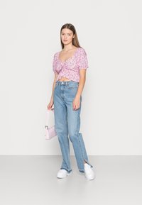 Hollister Co. Blusa - roseate spoonbill