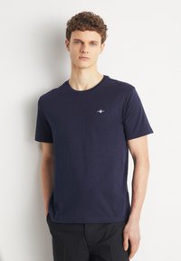 GANT - PRINTED ARCHIVE SHIELD - T-shirt basic - evening blue Miniatuurafbeelding 1