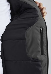 11 Project Parka - grey