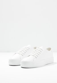 Anna Field Trainers - white