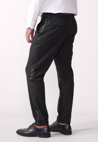Pier One TUXEDO SUIT - Anzug - black