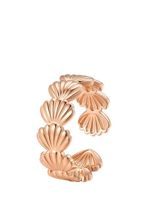 Roségoldring mit überlappenden Muschelmotiven, die ein kontinuierliches offenes Banddesign bilden.