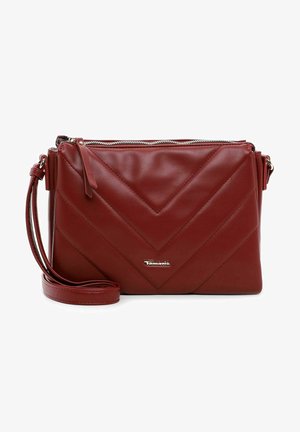 Rode faux leren schoudertas met een chevronpatroon, een ritsluiting en een afneembare schouderband. Voorzien van het merklogo aan de voorkant.