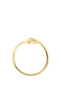 Goldener Ring mit einem glatten, minimalistischen Design. Runde Form mit einer sanften Drehung. Polierte Oberfläche erzeugt ein glänzendes Aussehen.