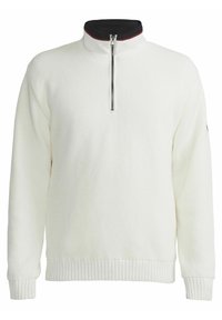 Witte fleece sweater met een hoge kraag, voorzien van een zwarte rits en rode accenten. De stof heeft een gestructureerd, gebreid patroon en ribbelmanchetten.