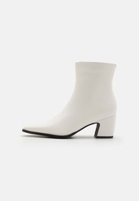DELPHIE - Klasikiniai aulinukai - white