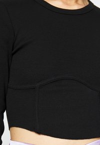 ONLY Petite ONLJENNY BUSTERIER  - Μπλούζα με μακριά μανίκια - black