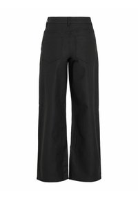 Juodos, plačios kelnės, pagamintos iš medvilnės mišinio. Turi du užpakalinius kišenes ir aukštą juosmenį su diržo kilpomis. Lygus audinys, švarus dizainas.