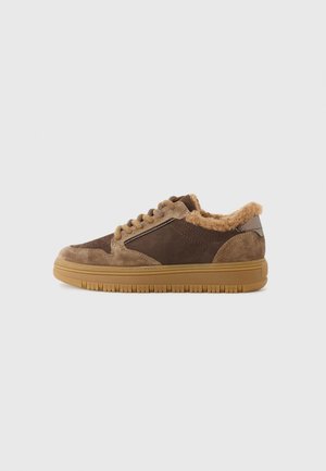 Sneakers laag - dark beown