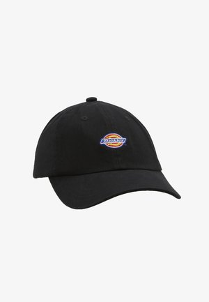 Sort baseball cap lavet af bomuld, med et broderet logo i blå, rød og gul. Blødt stof, buet skygge, seks-panel design.