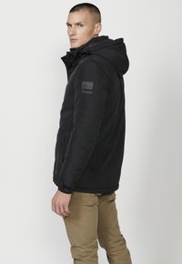 Koroshi Jachetă outdoor - black