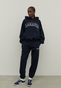 LA MANIA MATCH - Tepláky - dark blue