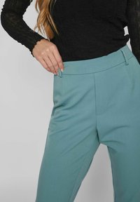 VILA VIVARONE - Püksid - arctic