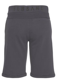 Graue Baumwollshorts mit einem breiten elastischen Bund, der den Text "ELBSAND" trägt. Die Shorts haben seitliche Taschen und umgeschlagene Hosenabschlüsse.
