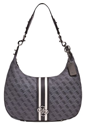 Sac épaule gris avec motif monogramme noir, rayure verticale noire et blanche, breloque logo en métal, et bandoulière amovible avec attaches métalliques.