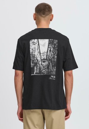 BILOP - T-shirt med print - true black