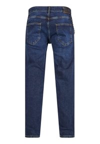 Jean en denim bleu foncé vu de dos avec deux poches arrière, des passants pour ceinture et une pièce en cuir noire sur la ceinture.