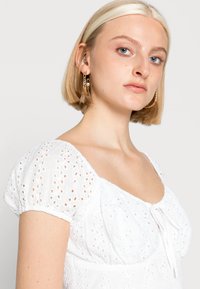 Hollister Co. RUCHED BUST - T-shirt estampada - white eyelet