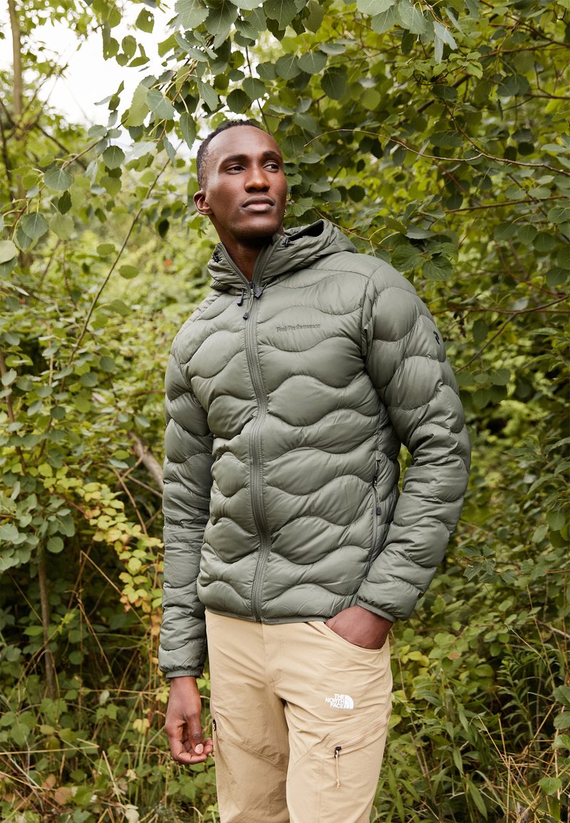 Peak Performance - HELIUM HOOD JACKET - Down jacket - pine needle, Enlarge