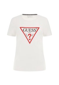 Camiseta de algodón blanca con un gráfico triangular rojo que incluye el texto "GUESS" y "U.S.A.", y un detalle de signo de interrogación en el centro.