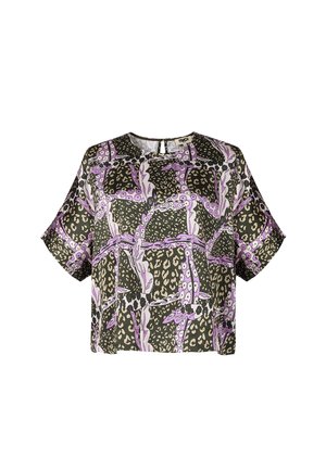 Korte mouwen, cropped blouse in donker groen met een gemixt patroon van luipaardvlekken en bloemenontwerpen in paarse, witte en roze tinten.