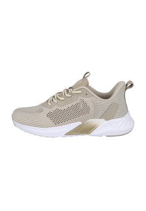 Zapatilla deportiva beige con parte superior de malla, cordones redondos y suela blanca texturizada con un acento lateral. Diseño ligero y transpirable.