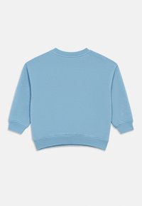 Sweatshirt azul claro, feito de uma mistura de algodão, apresentando um decote redondo, mangas longas e punhos canelados, com um corte relaxado e cropped.