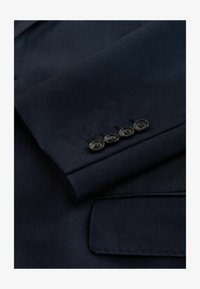 Ausgewählt, navy blue