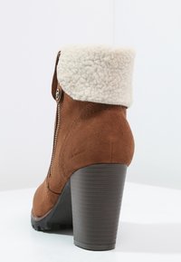 TOM TAILOR Botines - cognac
