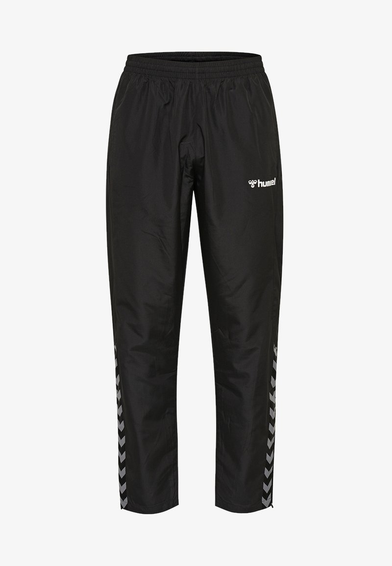 Zwarte sportbroeken met een elastische tailleband en een zijschaalpatroon. Beschikt over een logo aan de voorkant. Gemaakt van lichtgewicht, soepele stof.