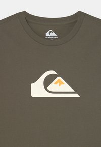 Quiksilver COMP LOGO TEE  - T-shirt estampada - grape leaf