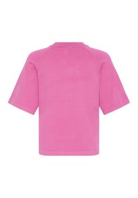 Svetloružový krátky rukáv crewneck sveter s rovnou spodnou časťou, zobrazený zozadu na bielom pozadí.