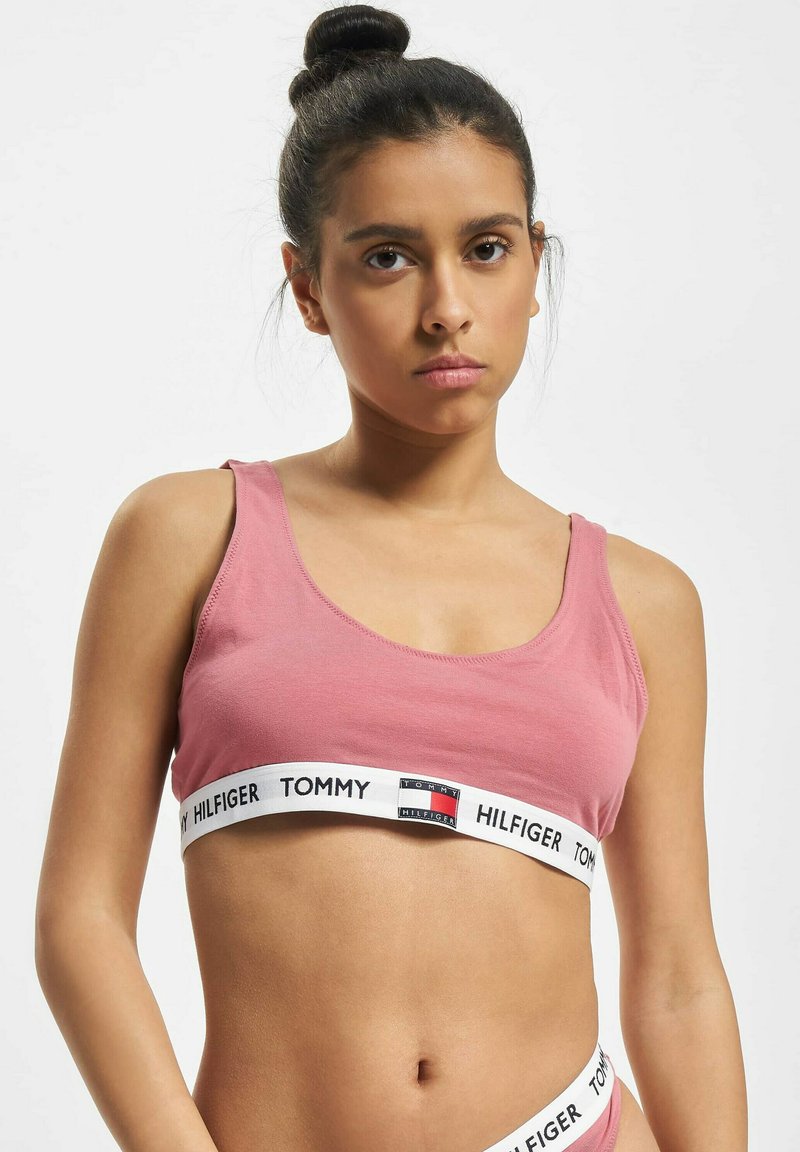 Tommy Hilfiger Formujúca podprsenka - english pink