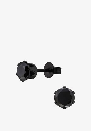 Zwarte stud oorbellen met ronde facet geslepen stenen en een gepolijste afwerking. Het metalen achterwerk en de klauwinstellingen benadrukken de vorm van de edelsteen.