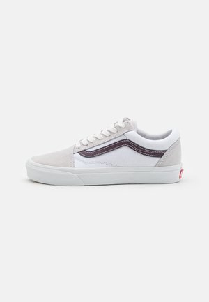 Sneakers - white