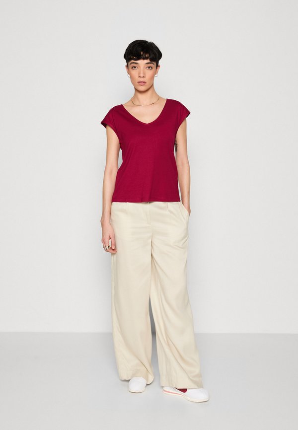 Basic T-shirt - berry3