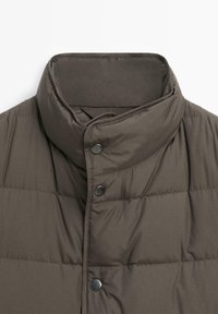 Massimo Dutti PUFFER  - Weste - dark brown
