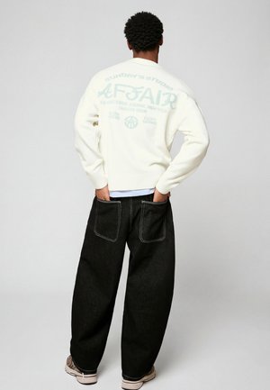 Bershka ROUND NECK - PRINTED SWEATER - Felpa - white