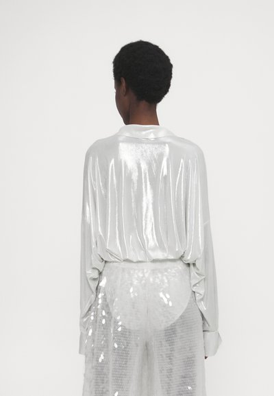 Norma Kamali SUPER OVERSIZED BOYFRIEND - Μπλούζα - pearl