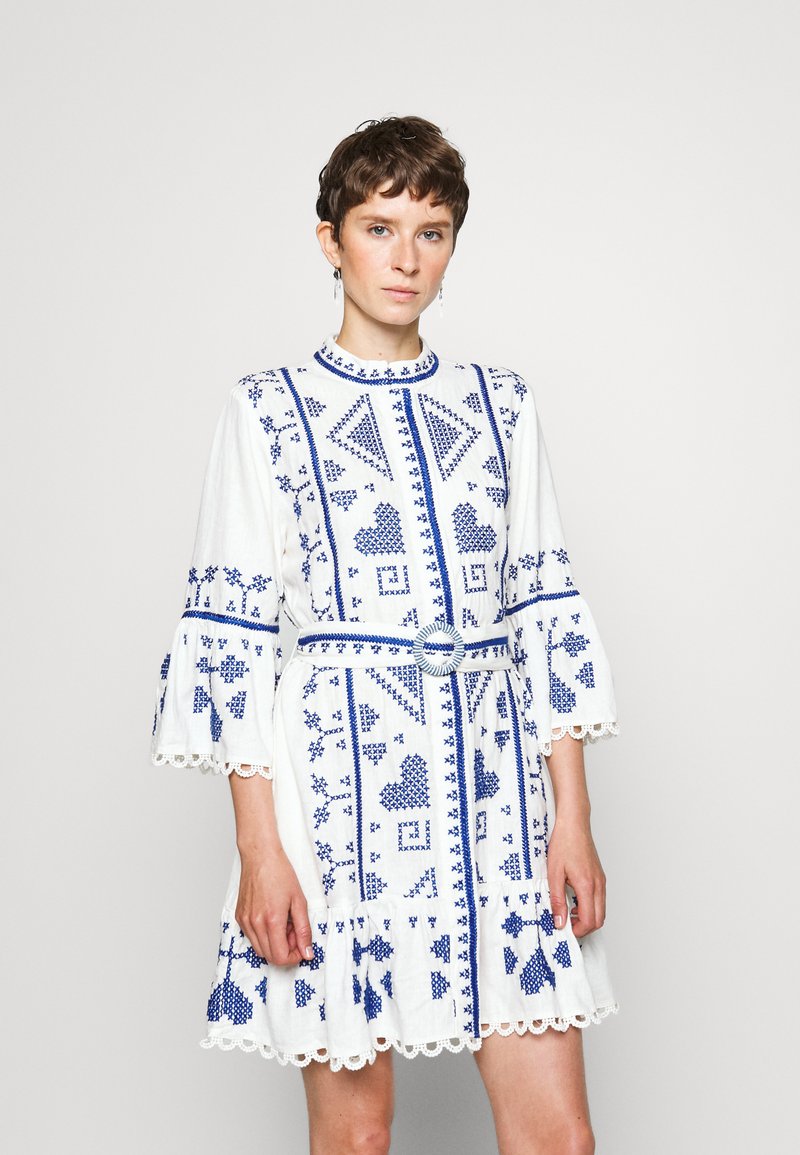 Farm Rio CROSS STITCH MINI DRESS - Kjole - off-white/flerfarget