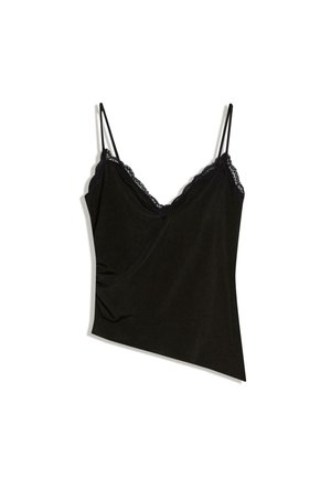 Top camisole asymétrique noir avec fines bretelles et bordure en dentelle le long de l'encolure.