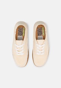 Vans CIRCLE VEE UNISEX - Sapatilhas - natural/gum